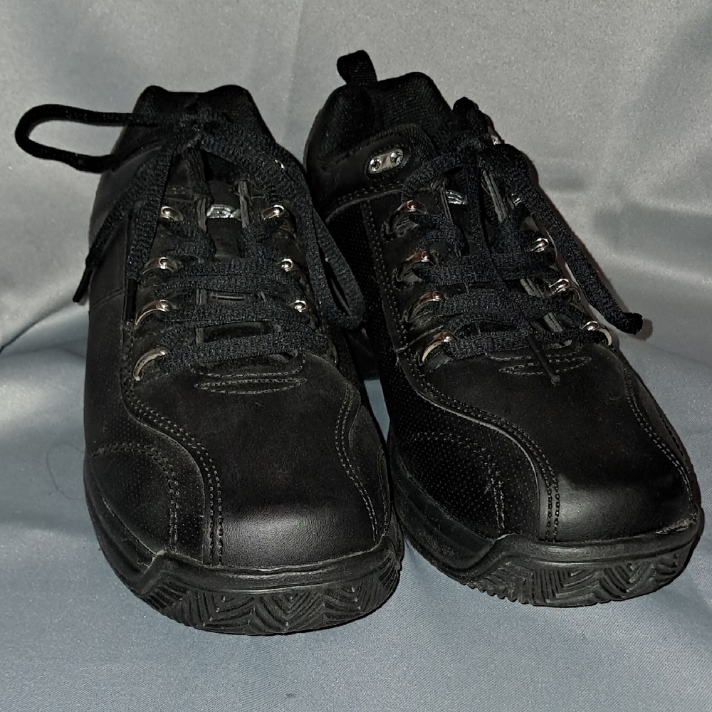 Woman's FUBU Silver and Black Sneakers Low-Top Sneakers
